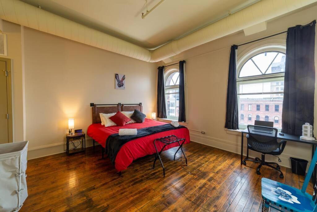King Bed W/ Panoramic Views Of Dt! Apartman Rochester Kültér fotó