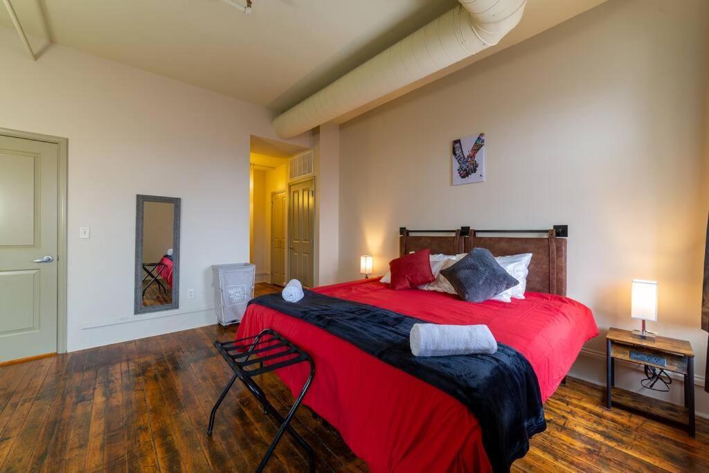 King Bed W/ Panoramic Views Of Dt! Apartman Rochester Kültér fotó